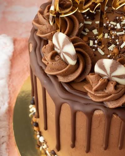 Chocolate Ganache Drip Cake